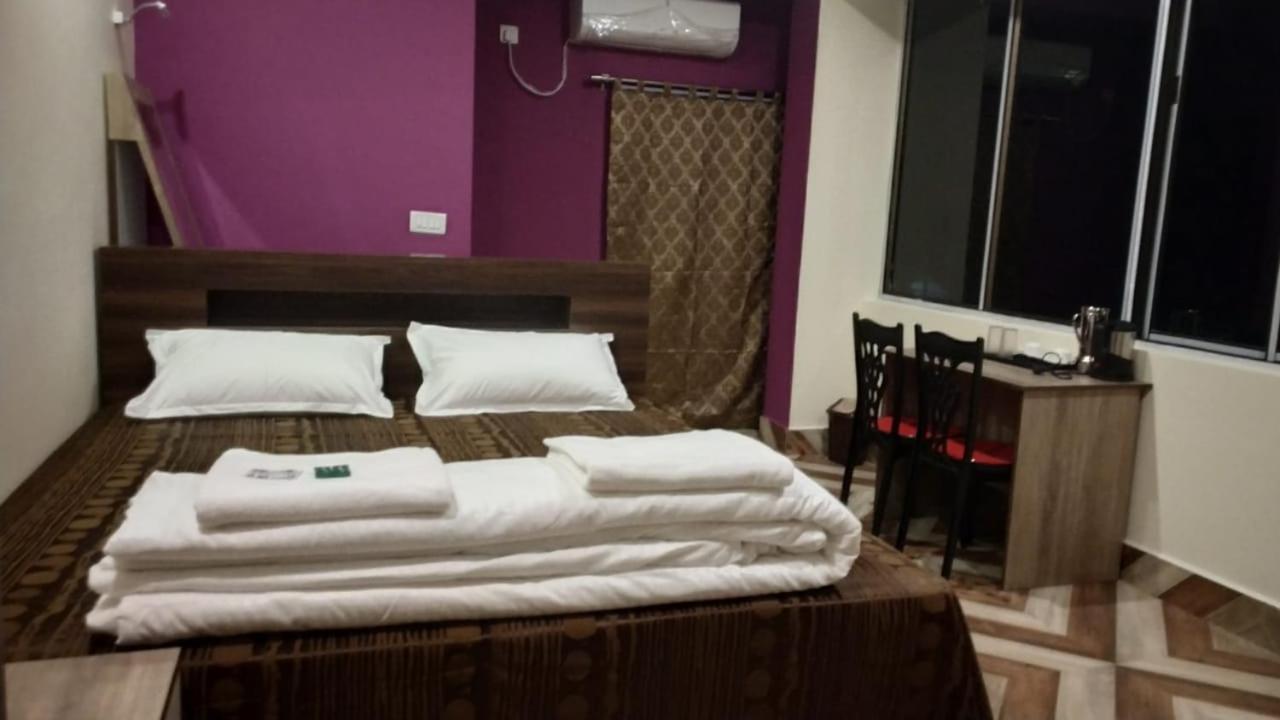 Hotel Shreesh Sitapur ภายนอก รูปภาพ